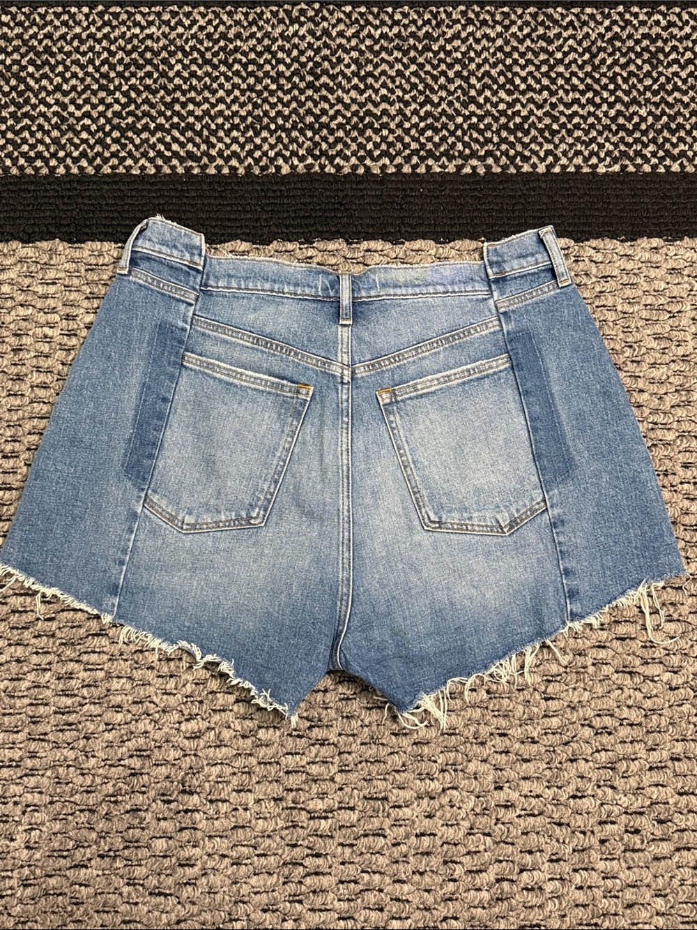 Abercrombie & Fitch Mom Shorts Curve Love 33 High Rise Raw Hem Casual Denim - Picture 2 of 5